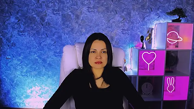 karolina robinson online show from March 4, 12:00 pm