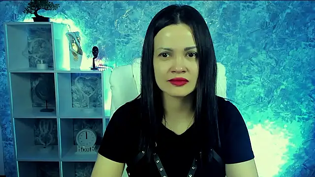 karolina robinson online show from March 19, 7:56 am