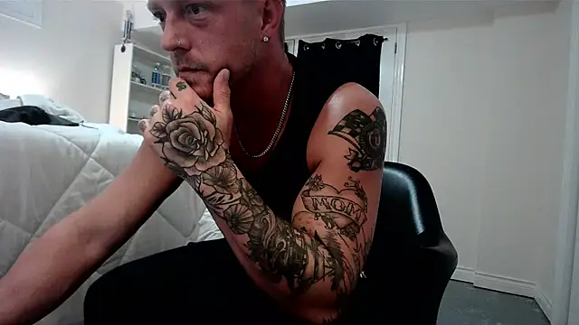 HotnCole online show from March 21, 12:26 am