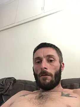 pezzerb7 online show from June 15, 1:02 pm