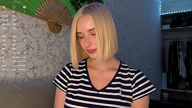 Snapshot of DeliciaBagnoli chatting on July 15, 6:35 pm DeliciaBagnoli online show from July 15, 6:35 pm
