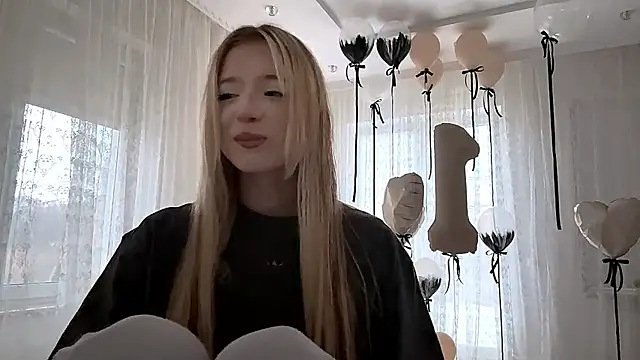 IvyArmbrister online show from February 25, 3:21 pm