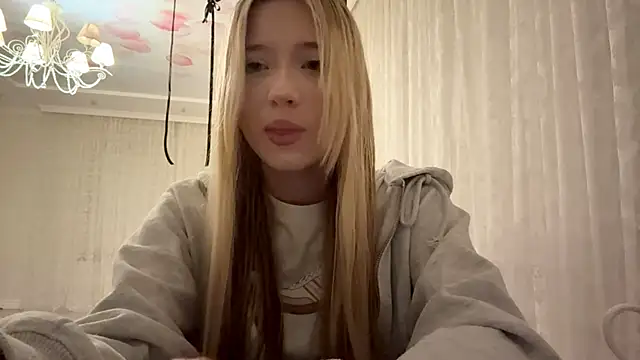 IvyArmbrister online show from March 3, 5:19 pm