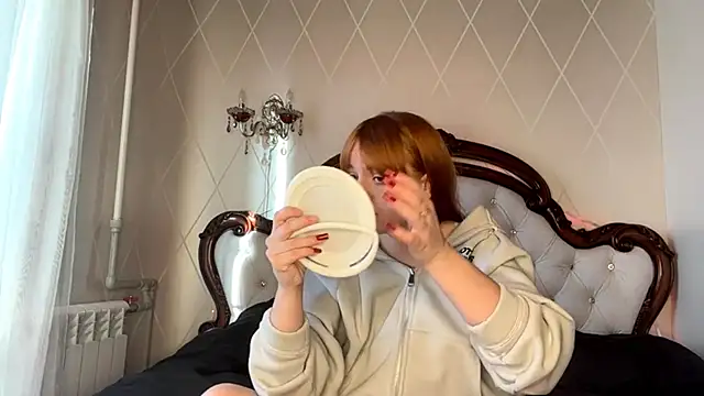 KatheyMichelfelder online show from March 10, 6:18 am