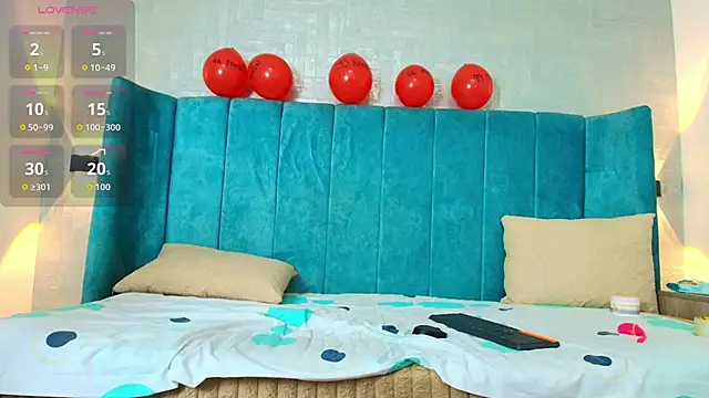 dulcenena moon online show from February 14, 7:32 pm