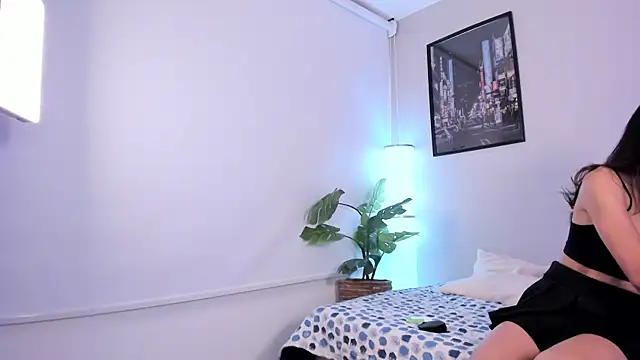 ChloeSinns  online show from March 10, 11:48 am