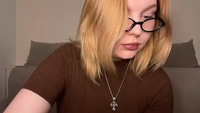 Ophelia Ritz online show from April 24, 9:28 pm
