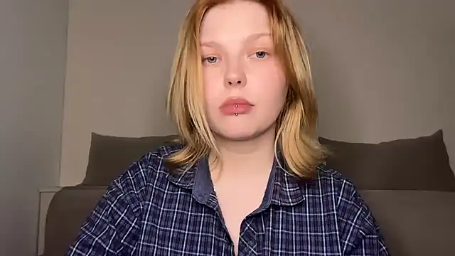 Ophelia Ritz online show from May 2, 10:37 pm