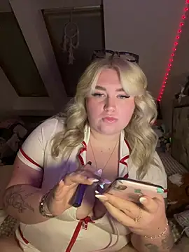 TwoWayT xx online show from March 2, 7:10 pm