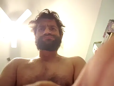 TrndSettr online show from March 9, 11:20 pm