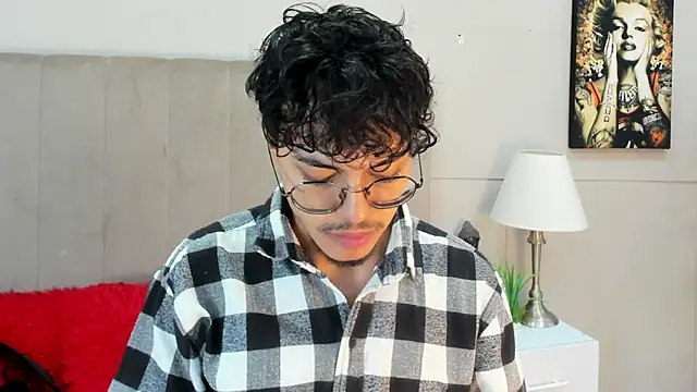 Snapshot of kai_storn chatting on July 17, 11:17 am kai storn online show from July 17, 11:17 am