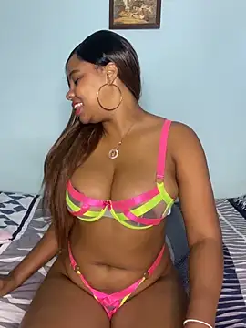 LUCIA-FERRERO online show from February 7, 3:27 pm