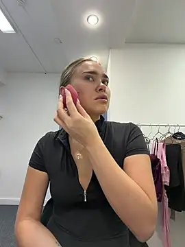Snapshot of MonicaWestt chatting on July 9, 5:55 am MonicaWestt online show from July 9, 5:55 am
