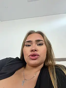 Snapshot of MonicaWestt chatting on July 23, 7:17 am MonicaWestt online show from July 23, 7:17 am