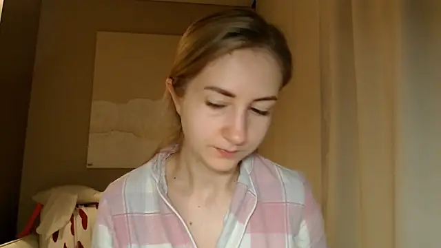 BluueSilk online show from February 4, 6:25 am