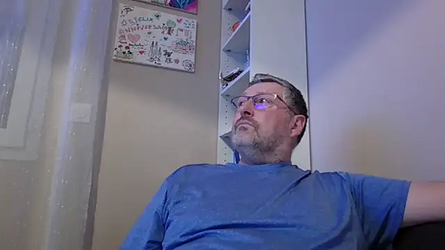 doudou310 online show from February 28, 4:57 am