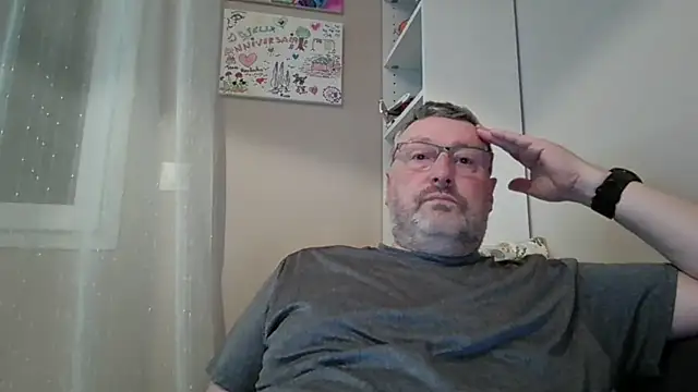 doudou310 online show from April 2, 3:37 am