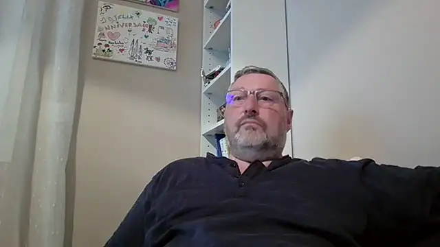 doudou310 online show from April 26, 3:59 am