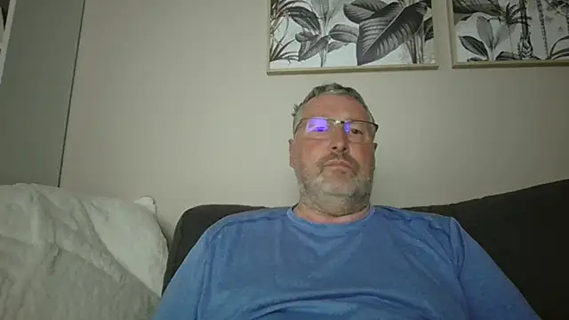 doudou310 online show from May 2, 4:28 am