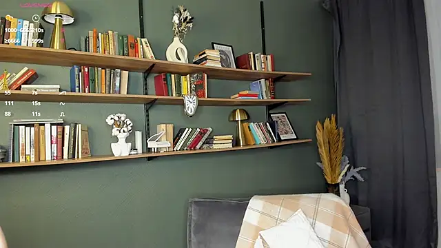 JuliannaLeiding online show from February 16, 7:10 pm