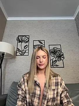 Snapshot of xXKelly_bonb0nXx chatting on June 14, 9:11 am xXKelly bonb0nXx online show from June 14, 9:11 am