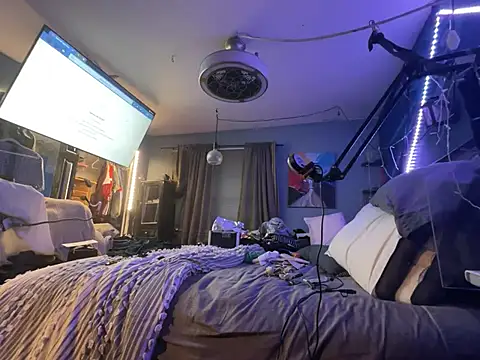ctguybj online show from June 12, 9:52 am