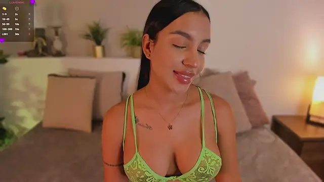 xiomara cortes online show from July 29, 8:07 pm