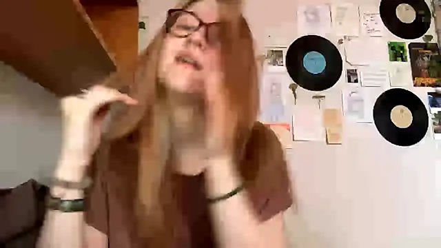 LaureenVielma online show from April 28, 11:26 am
