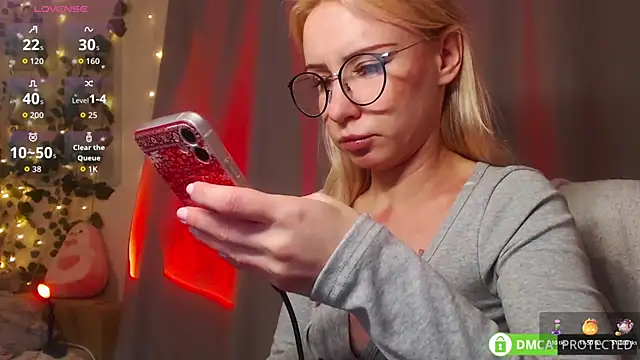 Snapshot of Mia__Jensen chatting on March 5, 1:40 pm Mia Jensen online show from March 5, 1:40 pm