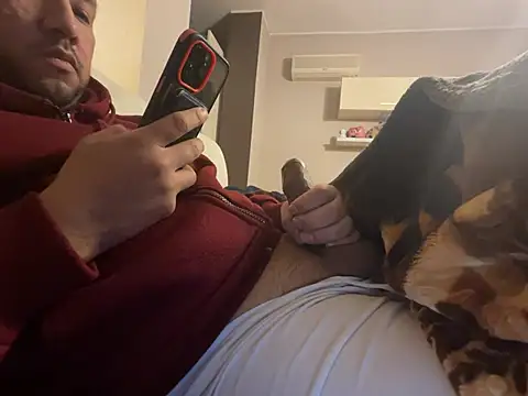 Snapshot of latinocalientehot chatting on February 6, 9:07 pm latinocalientehot online show from February 6, 9:07 pm