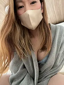 ayumi7 online show from March 18, 2:15 am