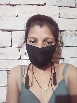 Snapshot of Divya-11431 chatting on June 29, 10:15 am Divya-11431 online show from June 29, 10:15 am