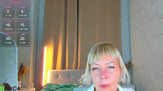 Snapshot of Ann_Annise chatting on June 22, 4:59 pm Ann Annise online show from June 22, 4:59 pm
