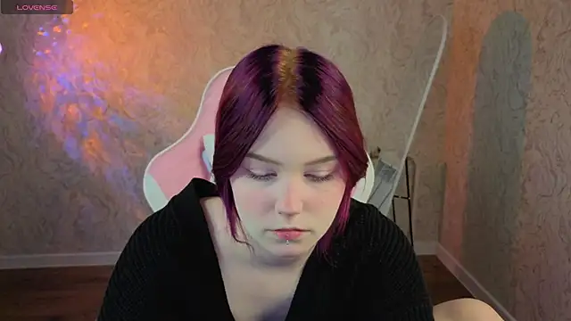 Julia Anis online show from April 25, 1:08 am