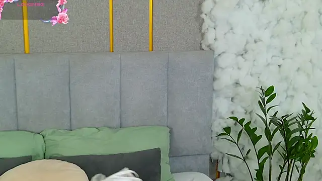 Snapshot of VivanWestwood chatting on July 17, 6:13 pm VivanWestwood online show from July 17, 6:13 pm