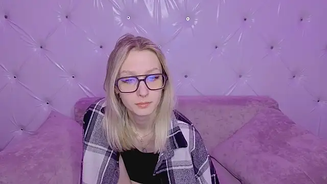 Akiro Kim7 online show from February 24, 1:47 am