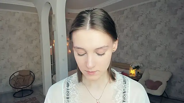 Snapshot of LianneBynon chatting on May 22, 8:32 am LianneBynon online show from May 22, 8:32 am
