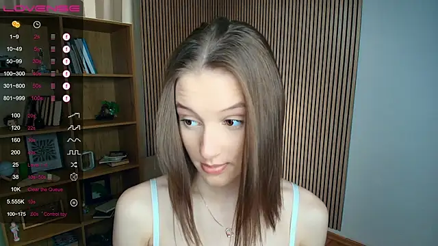 LianneBynon online show from July 9, 9:24 am