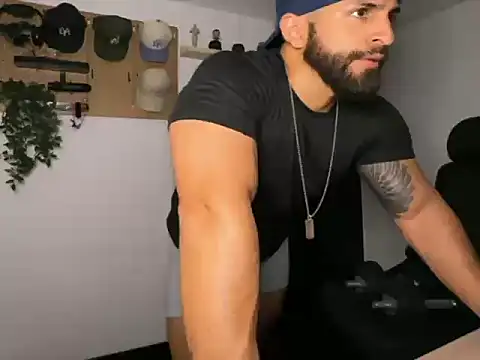 SamDornan51 online show from February 8, 11:08 pm