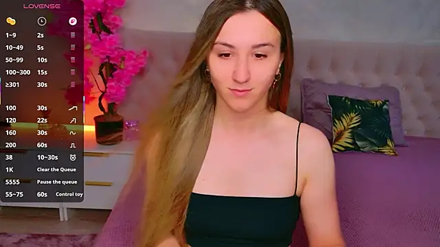JasminUqueen online show from June 8, 1:20 am