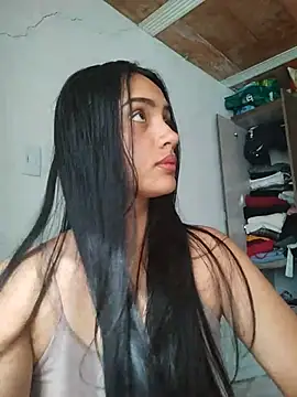 Snapshot of cynliu chatting on July 18, 8:23 pm cynliu online show from July 18, 8:23 pm