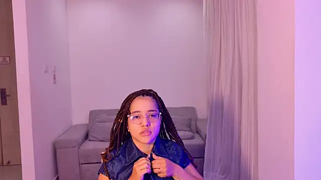 AntonellaBons online show from April 28, 3:22 am