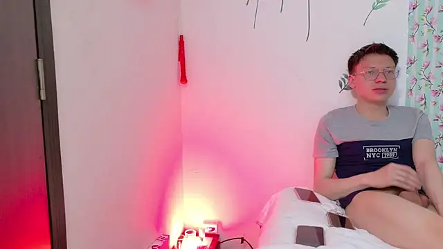 STEFANY  JACK online show from May 2, 12:04 am