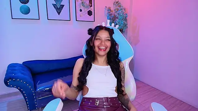 Maddie T18 online show from June 10, 11:31 am