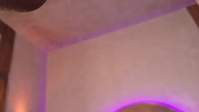Snapshot of mollyjackson_ chatting on July 22, 10:45 pm mollyjackson online show from July 22, 10:45 pm