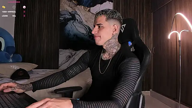 trisstann  online show from February 14, 4:48 pm