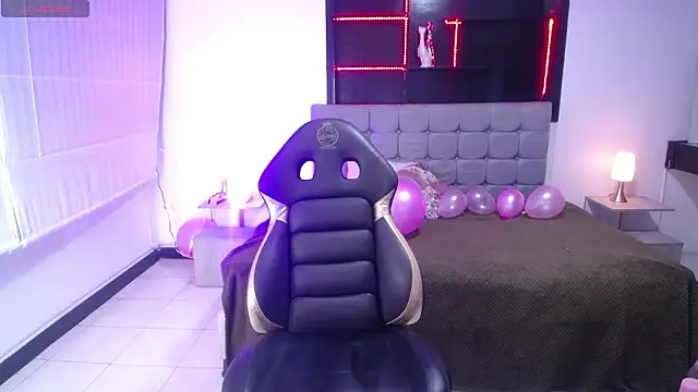 Perla lovely  online show from February 15, 12:25 pm