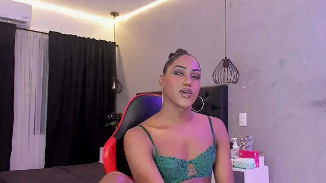 naomi  blair online show from July 28, 3:24 am
