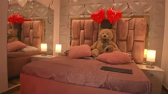 Paris Velvet online show from February 14, 10:06 pm