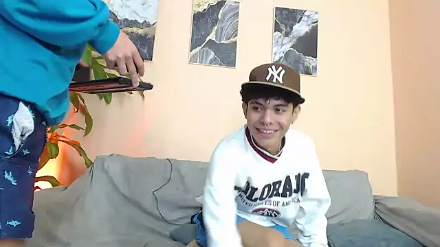 DesiresOfOlympus  online show from February 24, 8:07 pm